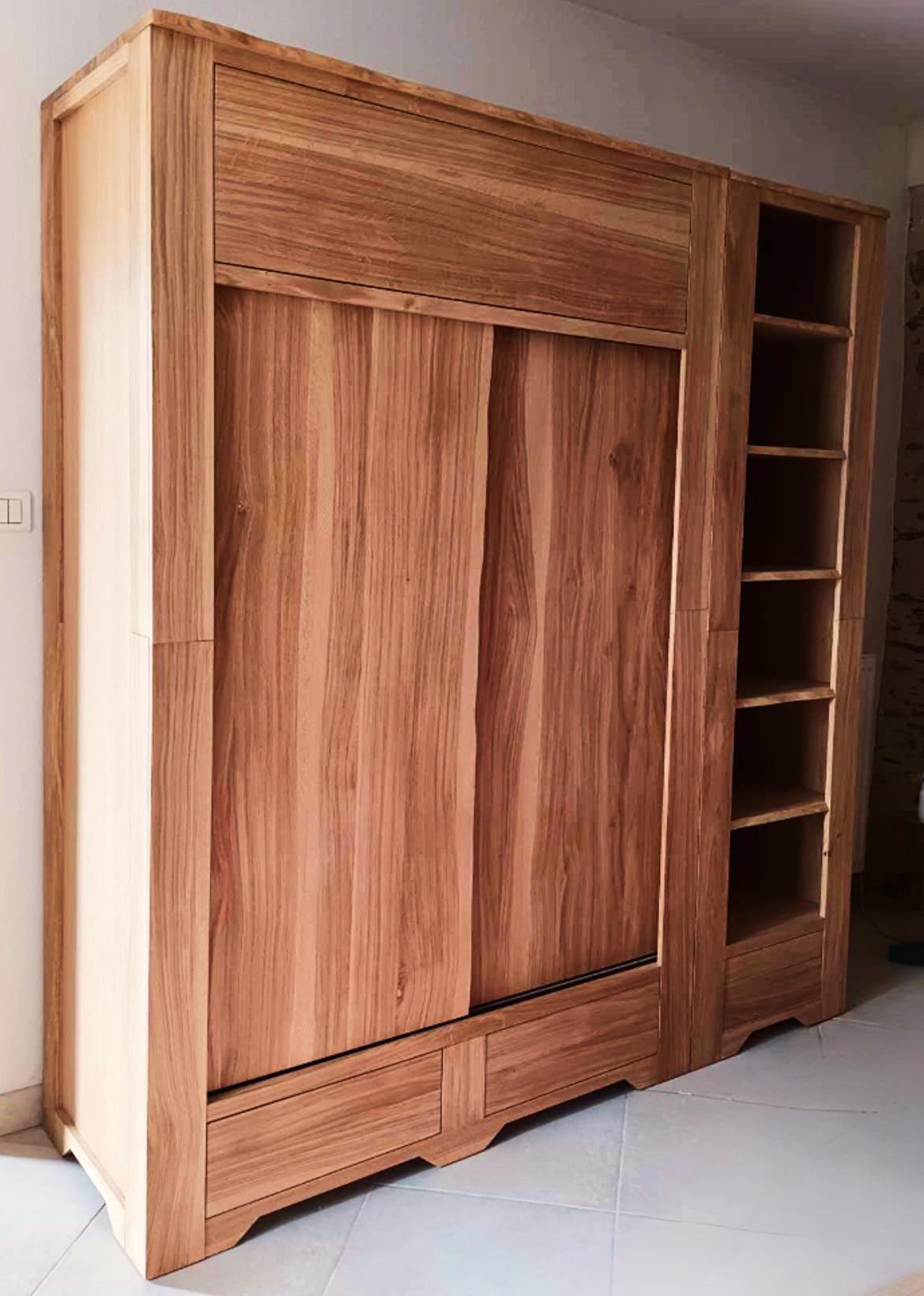 Armoire avec penderie